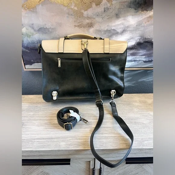 Classic Cream and Green Leather Briefcase - Picture 15 of 15